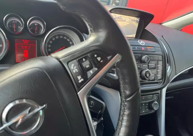 OPEL Zafira 1.4 T Cosmo
