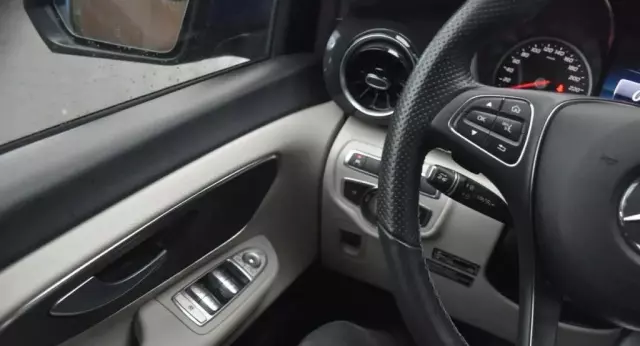 MERCEDES-BENZ Klasa V 