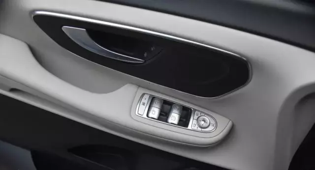 MERCEDES-BENZ Klasa V 