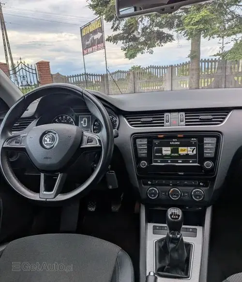 SKODA Octavia 