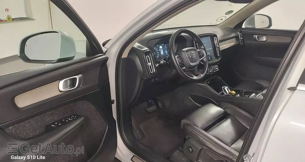 VOLVO XC 40 D3 SCR Inscription