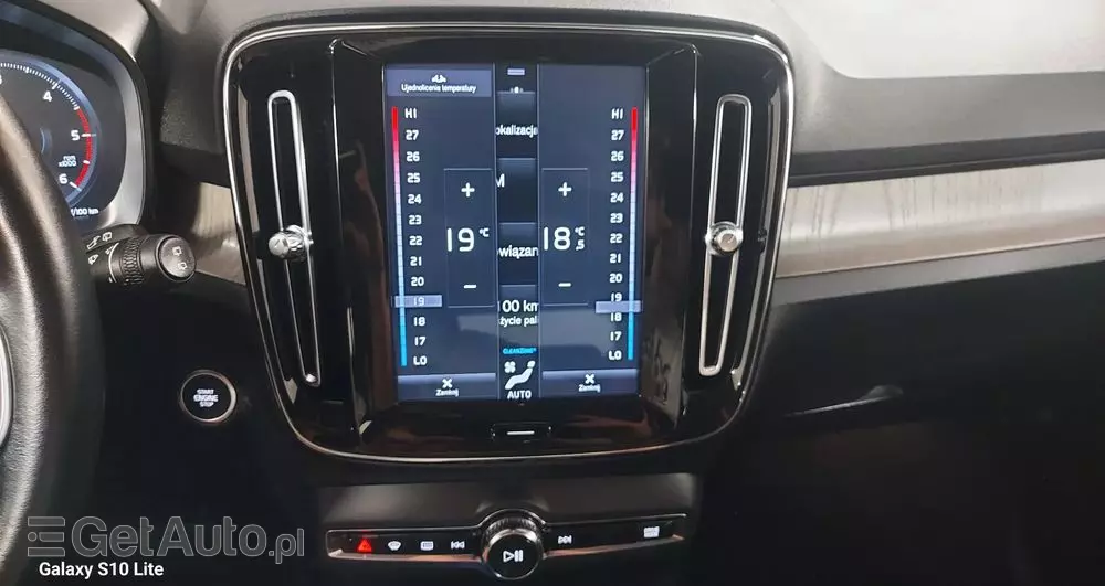 VOLVO XC 40 D3 SCR Inscription