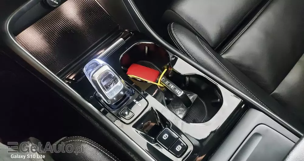 VOLVO XC 40 D3 SCR Inscription