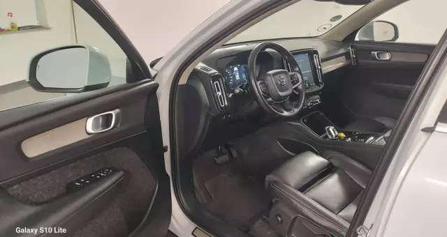 VOLVO XC 40 D3 SCR Inscription