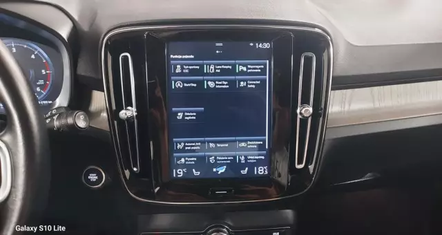 VOLVO XC 40 D3 SCR Inscription