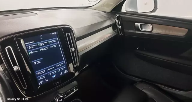 VOLVO XC 40 D3 SCR Inscription