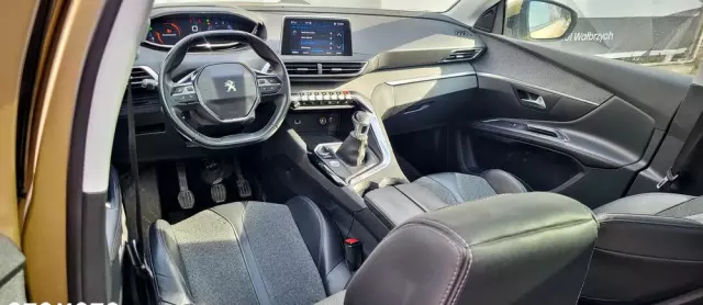 PEUGEOT 5008 2.0 HDi Allure