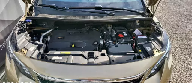 PEUGEOT 5008 2.0 HDi Allure