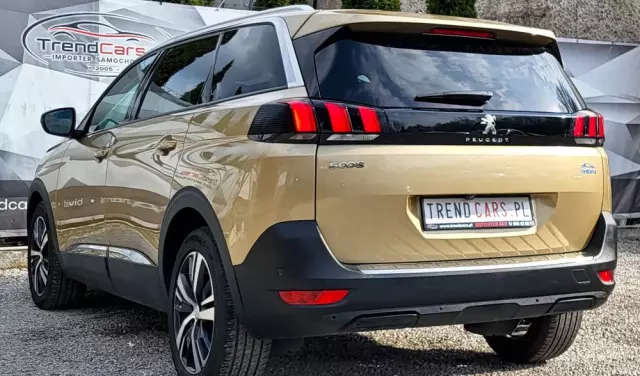 PEUGEOT 5008 2.0 HDi Allure