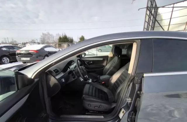 VOLKSWAGEN Passat CC 