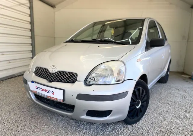 TOYOTA Yaris 1.0 Luna