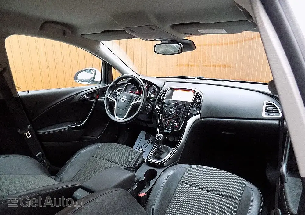 OPEL Astra 1.4 Turbo Selection