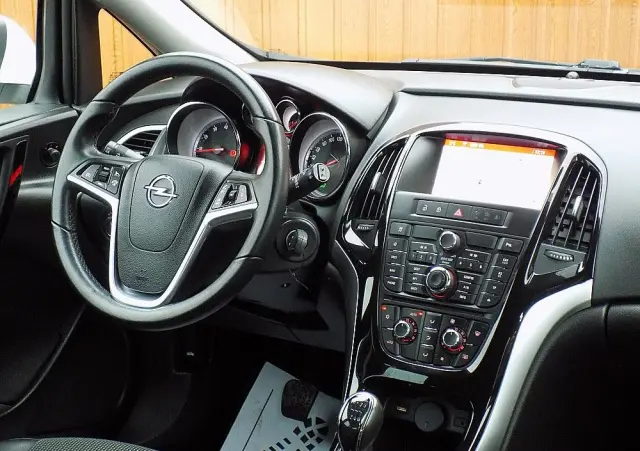 OPEL Astra 1.4 Turbo Selection