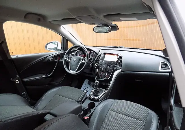 OPEL Astra 1.4 Turbo Selection