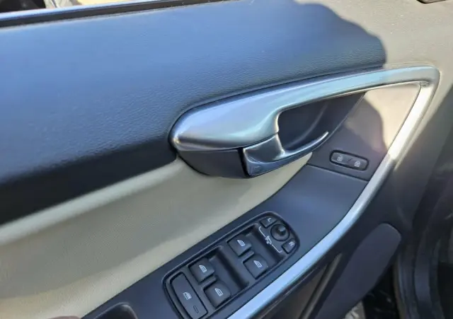 VOLVO XC 60 D4 Summum