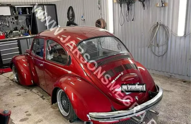VOLKSWAGEN Beatle 