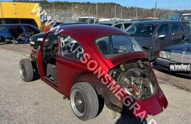 VOLKSWAGEN Beatle 