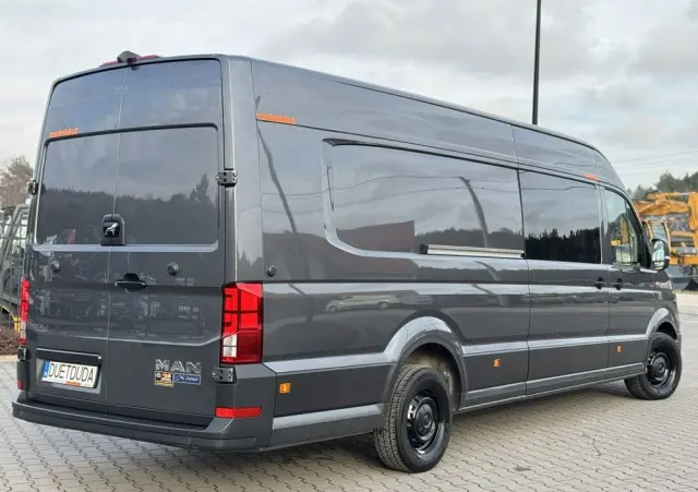 VOLKSWAGEN Crafter 