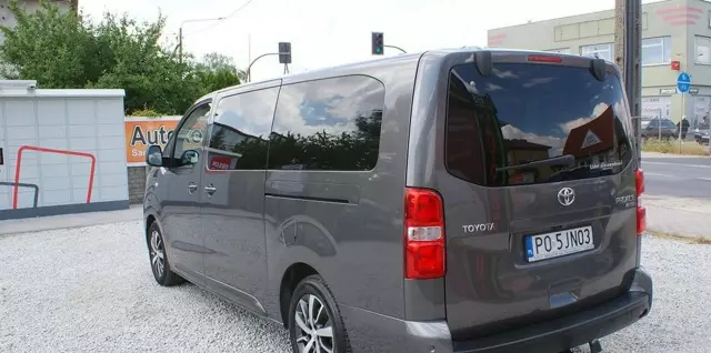TOYOTA Proace 