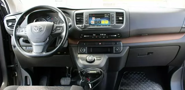 TOYOTA Proace 