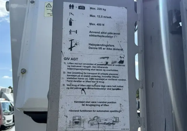 MERCEDES-BENZ Sprinter Zwyżka Podnośnik Koszowy VERSALIFT VTX-240 UDT 