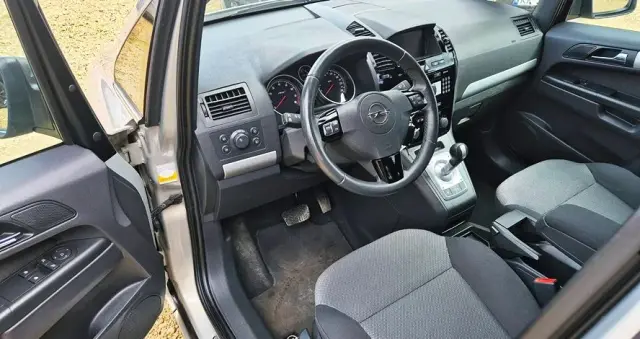 OPEL Zafira 1.8 Cosmo EasyTronic EU5