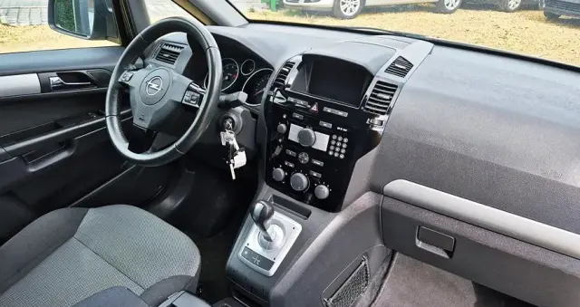 OPEL Zafira 1.8 Cosmo EasyTronic EU5