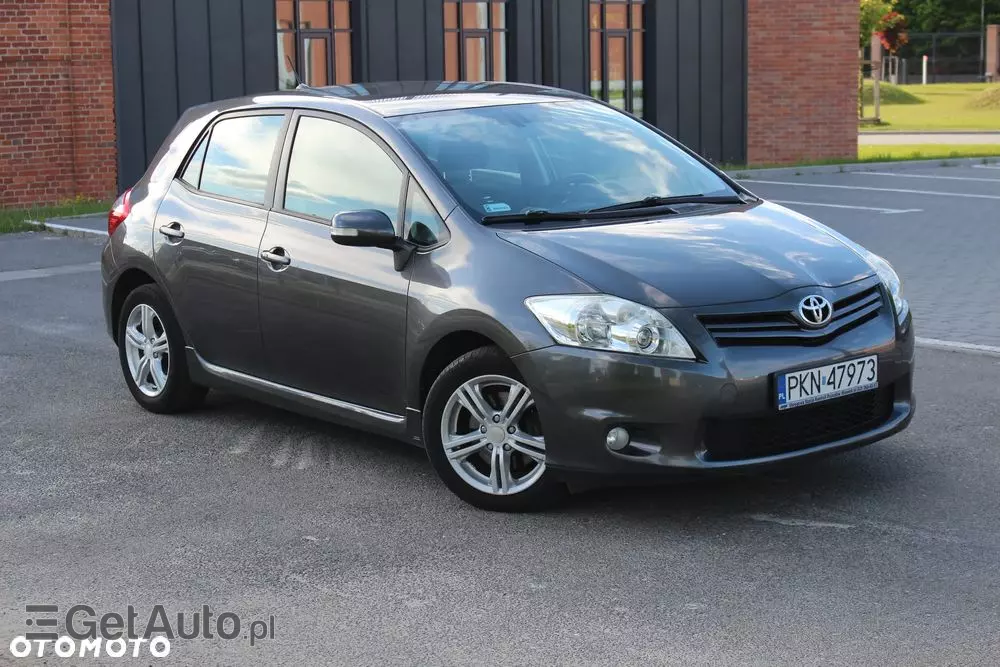 TOYOTA Auris 2.0 D-4D Premium