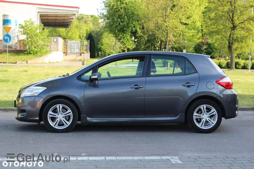TOYOTA Auris 2.0 D-4D Premium