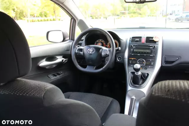 TOYOTA Auris 2.0 D-4D Premium