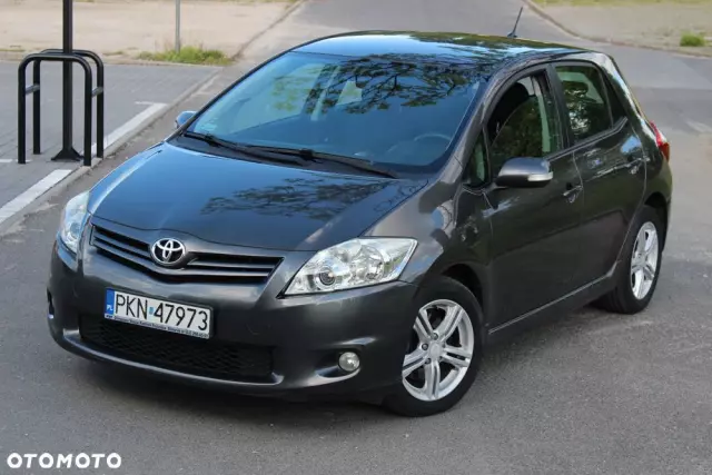 TOYOTA Auris 2.0 D-4D Premium