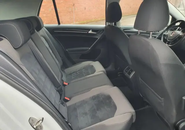 VOLKSWAGEN Golf 1.4 TSI BlueMotion Technology DSG Comfortline