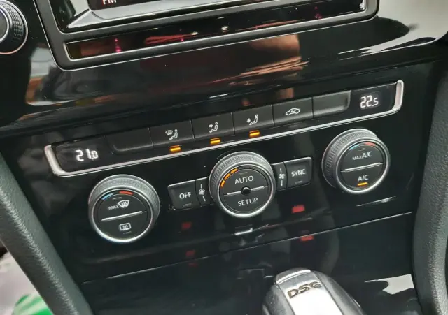 VOLKSWAGEN Golf 1.4 TSI BlueMotion Technology DSG Comfortline