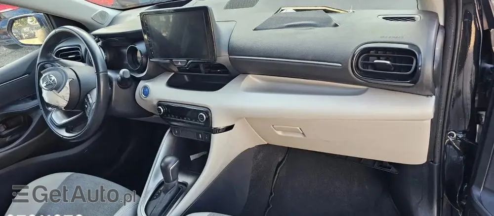 TOYOTA Yaris Hybrid 1.5 VVT-i Elegant