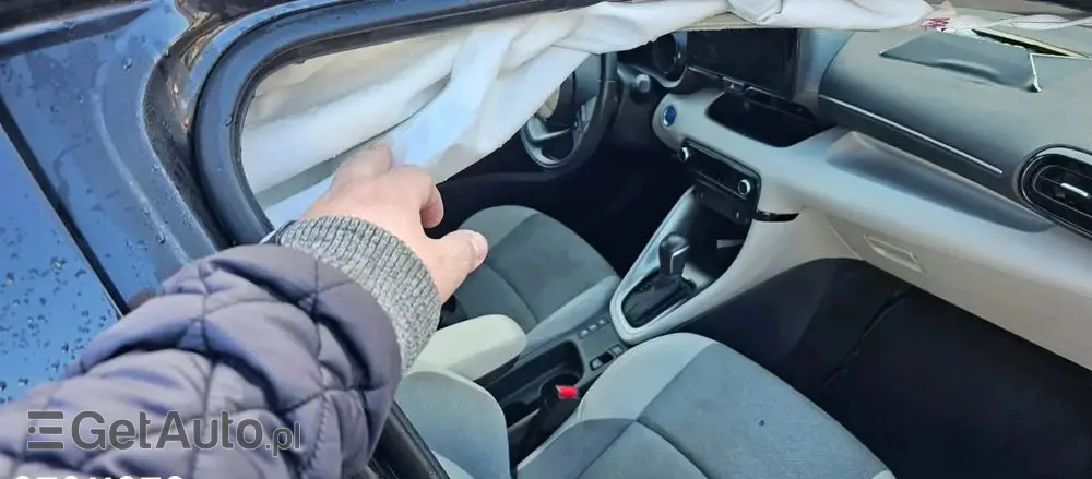 TOYOTA Yaris Hybrid 1.5 VVT-i Elegant