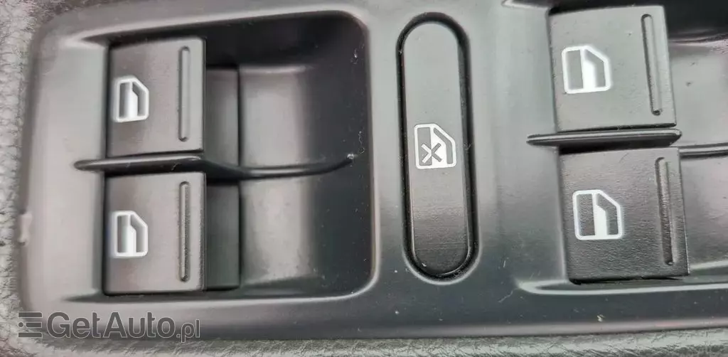 VOLKSWAGEN Golf 1.4 (80 KM)