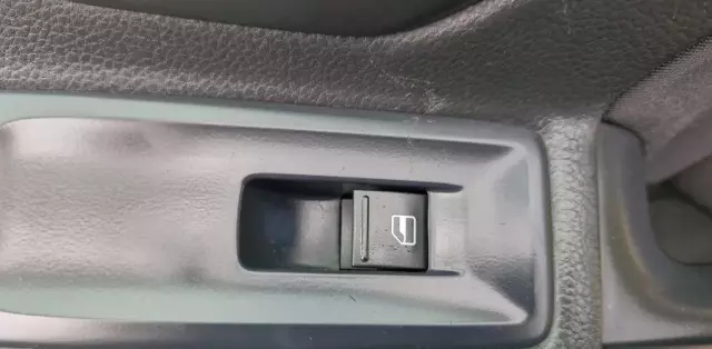 VOLKSWAGEN Golf 1.4 (80 KM)