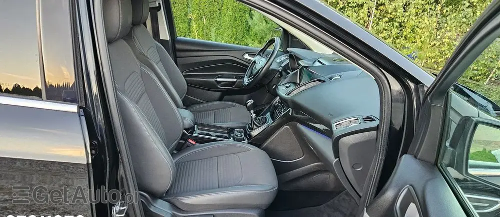 FORD Kuga 2.0 TDCi 4x2 Titanium