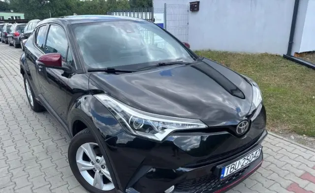 TOYOTA C-HR 
