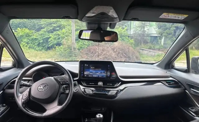 TOYOTA C-HR 