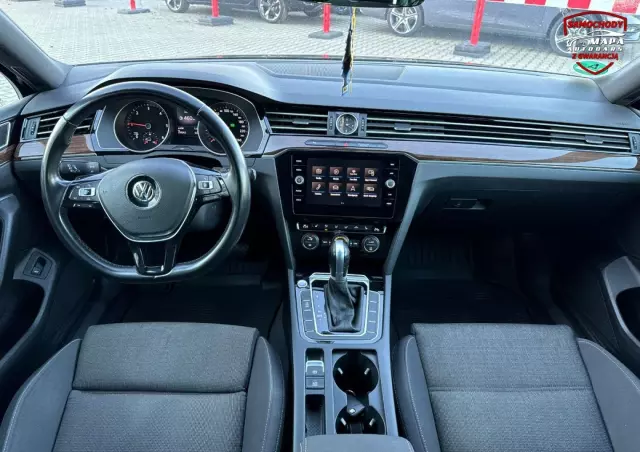 VOLKSWAGEN Passat Variant 2.0 TDI SCR DSG R-Line