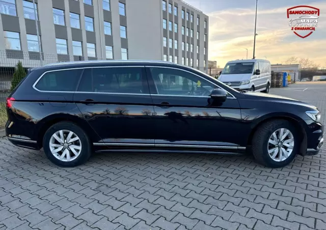 VOLKSWAGEN Passat Variant 2.0 TDI SCR DSG R-Line