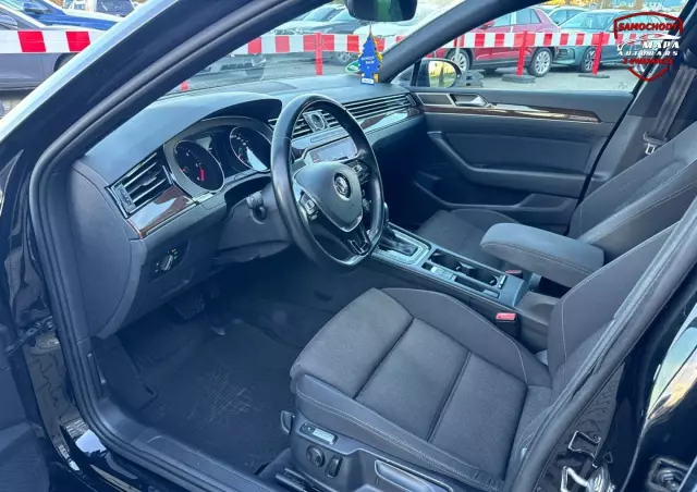 VOLKSWAGEN Passat Variant 2.0 TDI SCR DSG R-Line