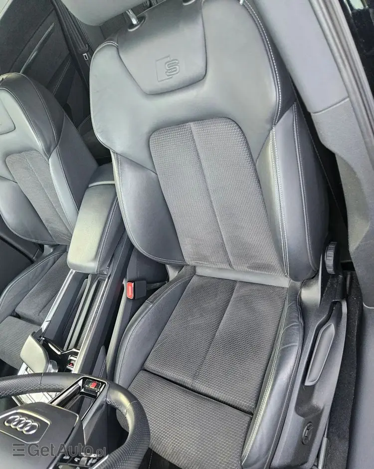 AUDI E-tron 50 quattro S line