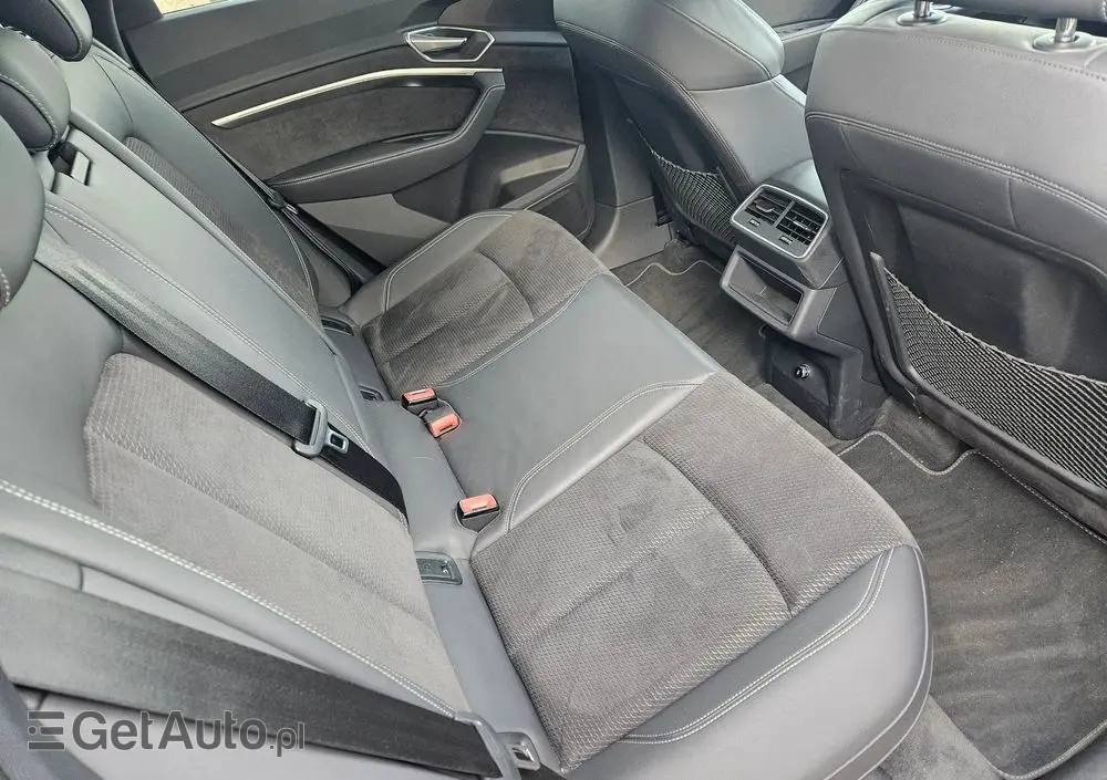 AUDI E-tron 50 quattro S line