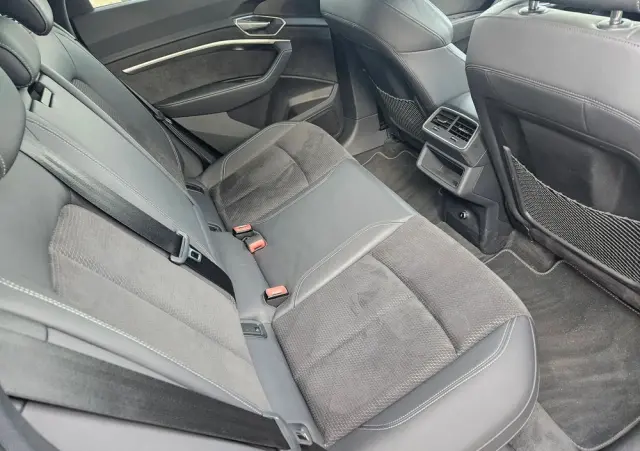 AUDI E-tron 50 quattro S line