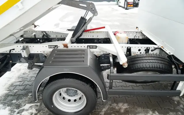 IVECO DAILY 70-180 / WYWROTKA TYLNOZSYPOWA 2,8 M / DMC: 7,0 T / BLOKADA MOSTU /  BLIŹNIAK / HI-MATIC / 