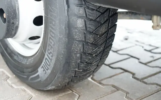 IVECO DAILY 70-180 / WYWROTKA TYLNOZSYPOWA 2,8 M / DMC: 7,0 T / BLOKADA MOSTU /  BLIŹNIAK / HI-MATIC / 