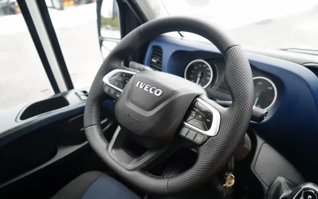 IVECO DAILY 70-180 / WYWROTKA TYLNOZSYPOWA 2,8 M / DMC: 7,0 T / BLOKADA MOSTU /  BLIŹNIAK / HI-MATIC / 