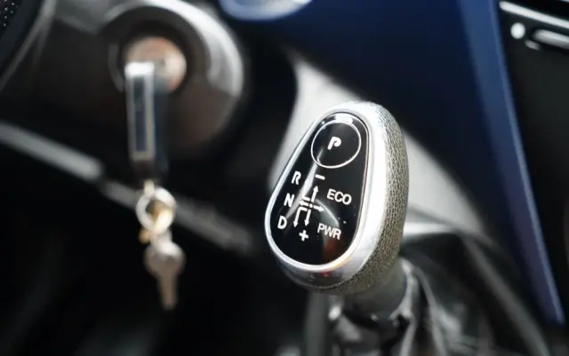 IVECO DAILY 70-180 / WYWROTKA TYLNOZSYPOWA 2,8 M / DMC: 7,0 T / BLOKADA MOSTU /  BLIŹNIAK / HI-MATIC / 